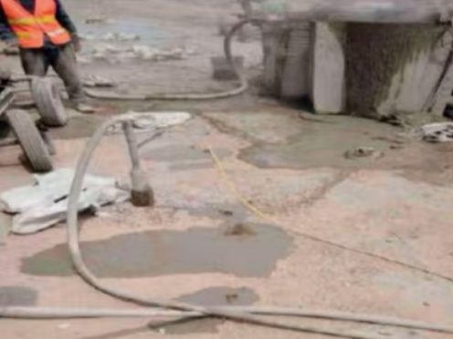 南县水泥混凝土路面板底注浆技术 路面脱空注浆整治方案